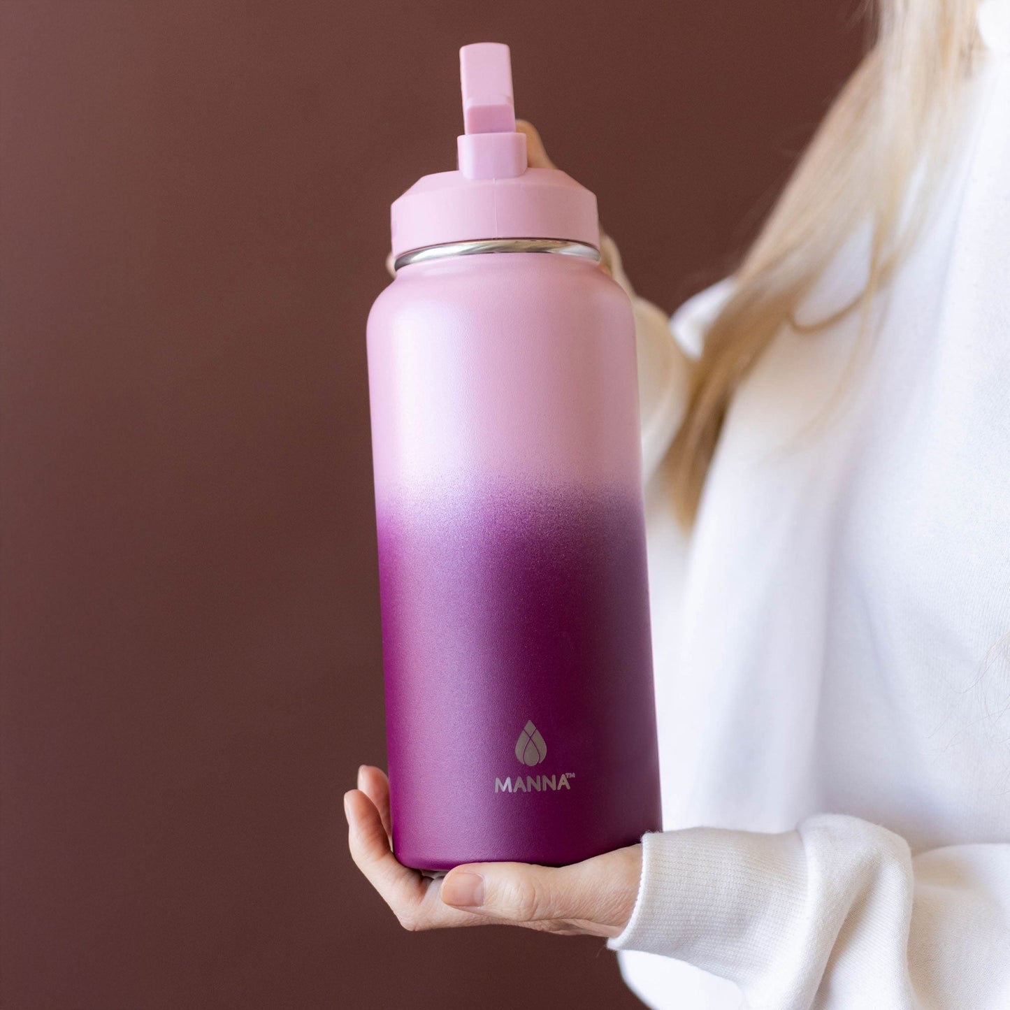 32-oz-powel-bottle-x9 32_Manna_Website_Lifestyles-2.jpg