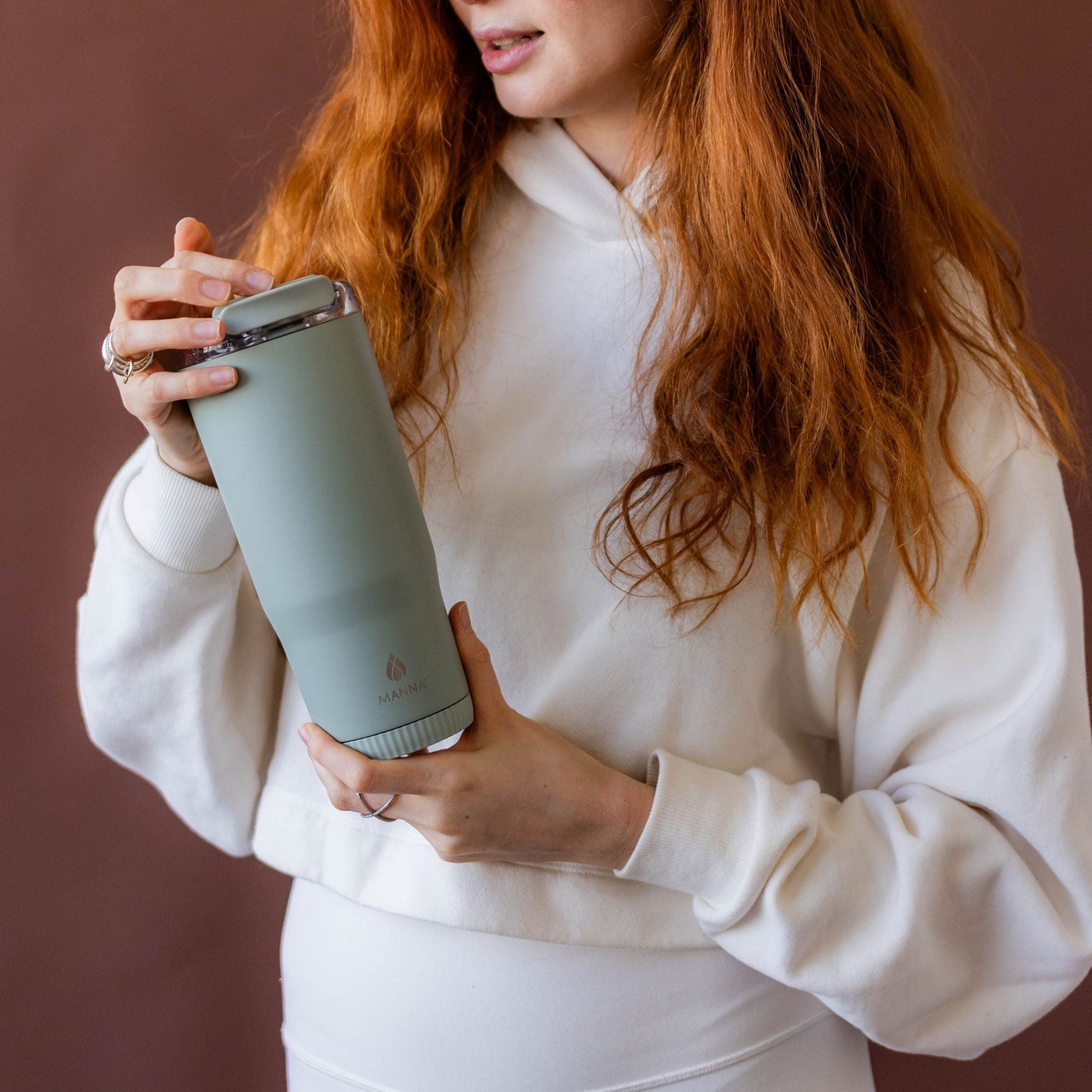 30-oz-groove-tumbler-n9 4Manna_Website_Lifestyles-17.jpg